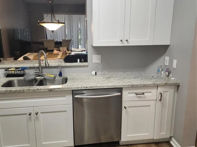 6350 W Longboat Ln W # 103, Boca Raton FL 33433