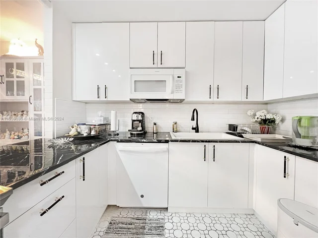 2801 NE 183rd St # 1108W, Aventura FL 33160