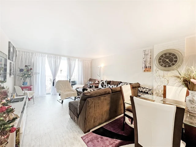 2801 NE 183rd St # 1108W, Aventura FL 33160