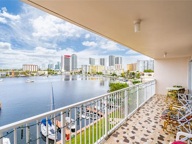 400 Golden Isles Dr # 47, Hallandale Beach FL 33009