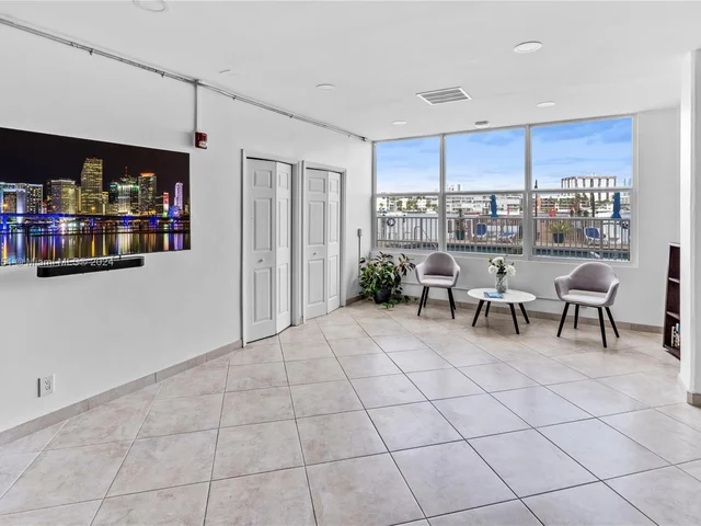 400 Golden Isles Dr # 47, Hallandale Beach FL 33009