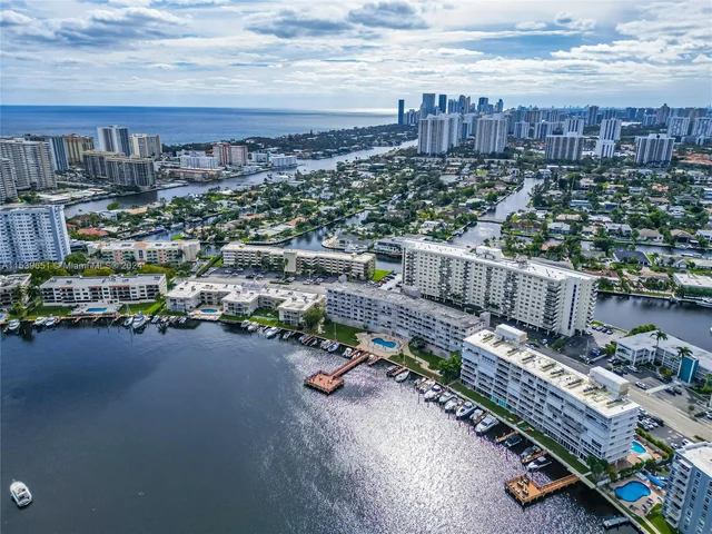 400 Golden Isles Dr # 47, Hallandale Beach FL 33009