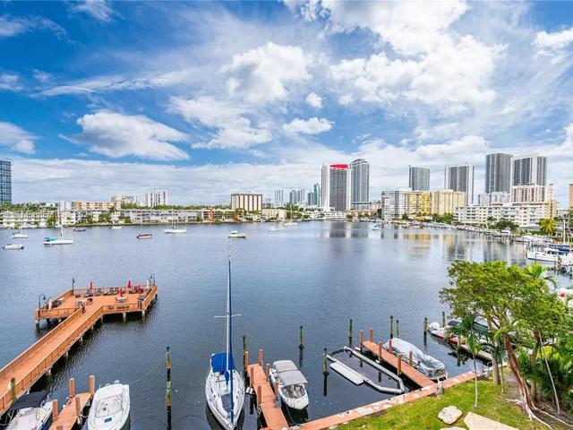 400 Golden Isles Dr # 47, Hallandale Beach FL 33009