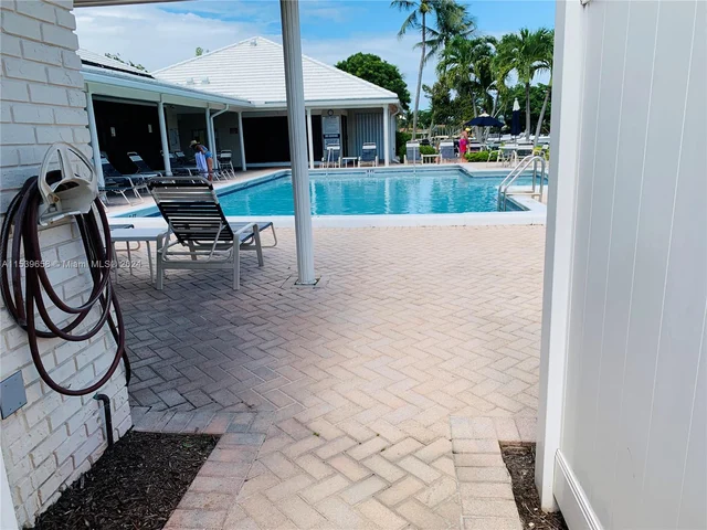 180 Cypress Club Dr # 822, Pompano Beach FL 33060