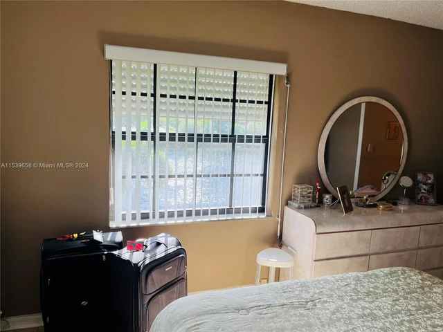 180 Cypress Club Dr # 822, Pompano Beach FL 33060