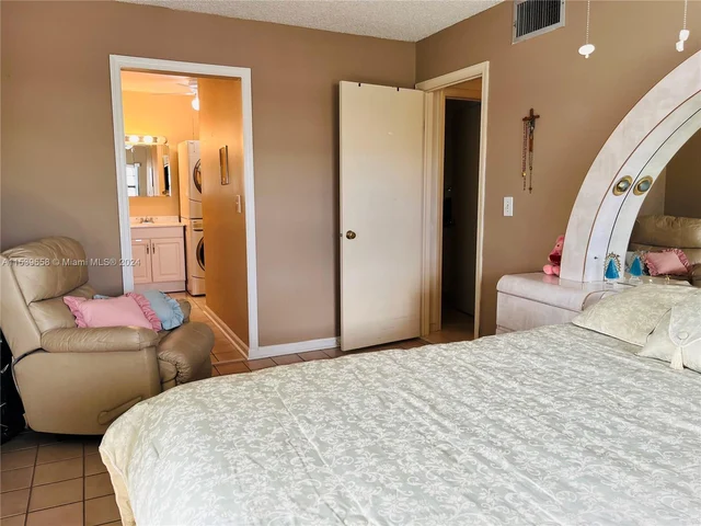 180 Cypress Club Dr # 822, Pompano Beach FL 33060