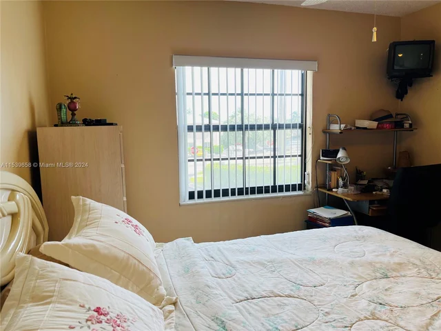 180 Cypress Club Dr # 822, Pompano Beach FL 33060