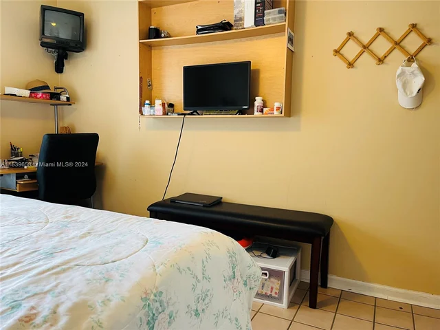 180 Cypress Club Dr # 822, Pompano Beach FL 33060