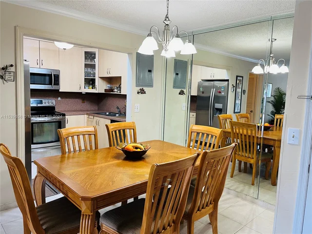 180 Cypress Club Dr # 822, Pompano Beach FL 33060