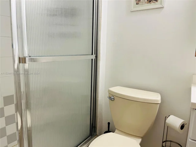 180 Cypress Club Dr # 822, Pompano Beach FL 33060