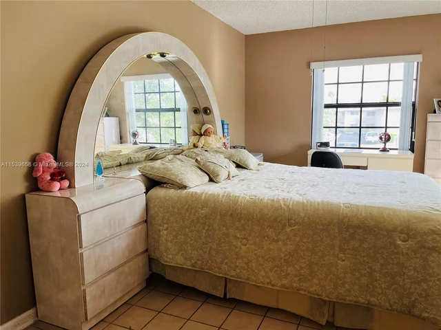 180 Cypress Club Dr # 822, Pompano Beach FL 33060