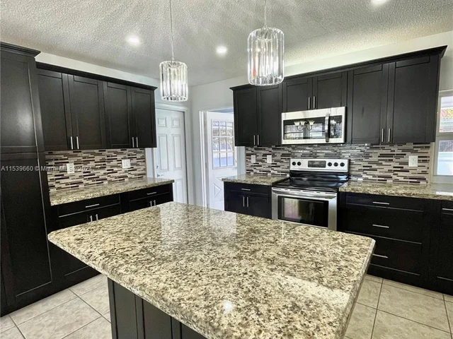 1200 N 40th Ave, Hollywood FL 33021