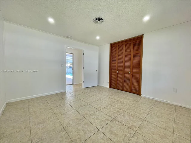 1200 N 40th Ave, Hollywood FL 33021