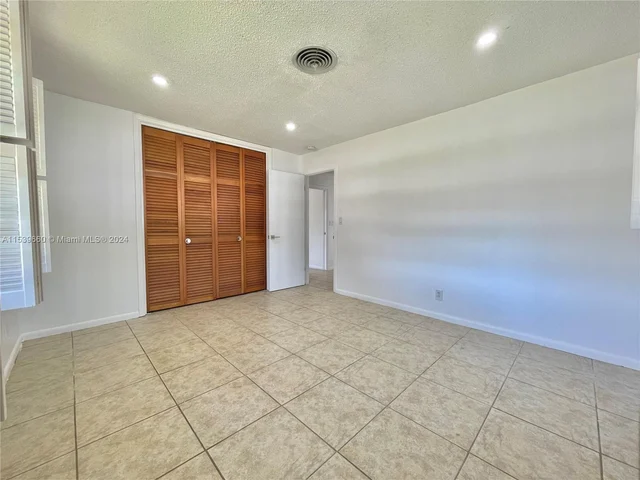 1200 N 40th Ave, Hollywood FL 33021