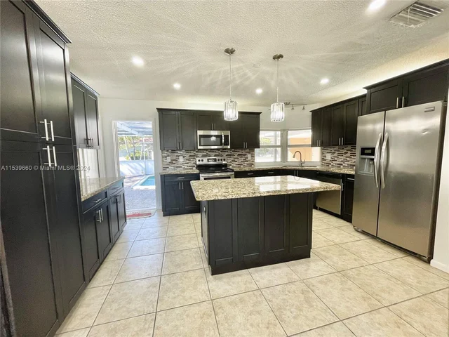 1200 N 40th Ave, Hollywood FL 33021