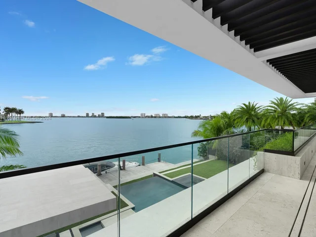 9520 W Broadview Dr, Bay Harbor Islands FL 33154