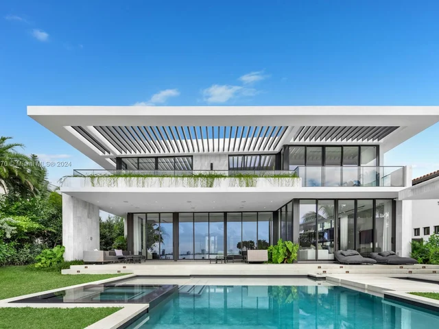 9520 W Broadview Dr, Bay Harbor Islands FL 33154