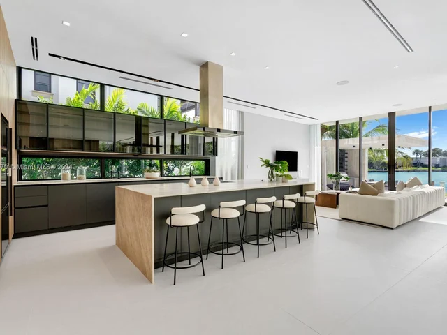 9520 W Broadview Dr, Bay Harbor Islands FL 33154