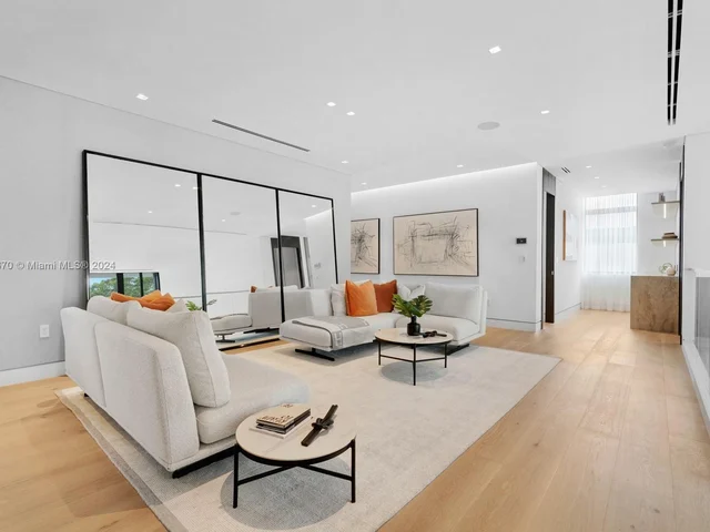 9520 W Broadview Dr, Bay Harbor Islands FL 33154