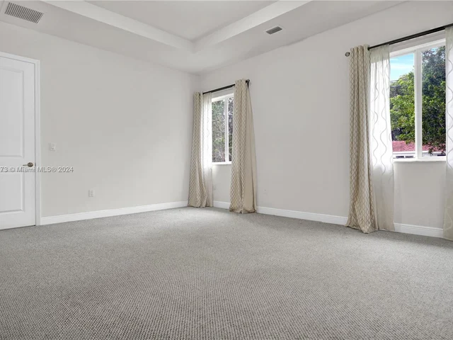 9381 SW 174th St, Palmetto Bay FL 33157