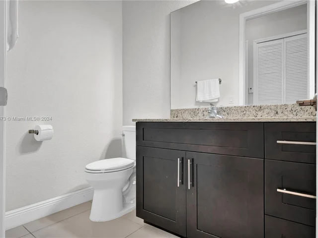 9381 SW 174th St, Palmetto Bay FL 33157