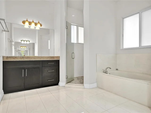 9381 SW 174th St, Palmetto Bay FL 33157