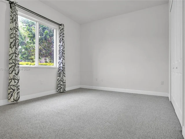 9381 SW 174th St, Palmetto Bay FL 33157