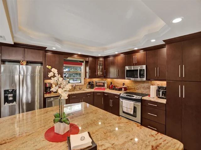 211 S Hollybrook Dr # 207, Pembroke Pines FL 33025