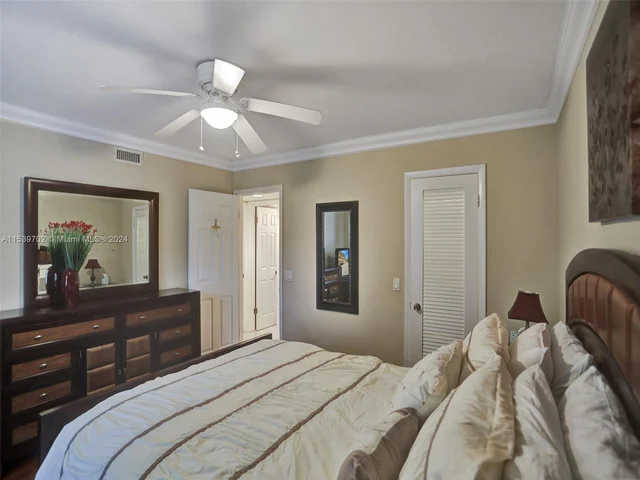 211 S Hollybrook Dr # 207, Pembroke Pines FL 33025