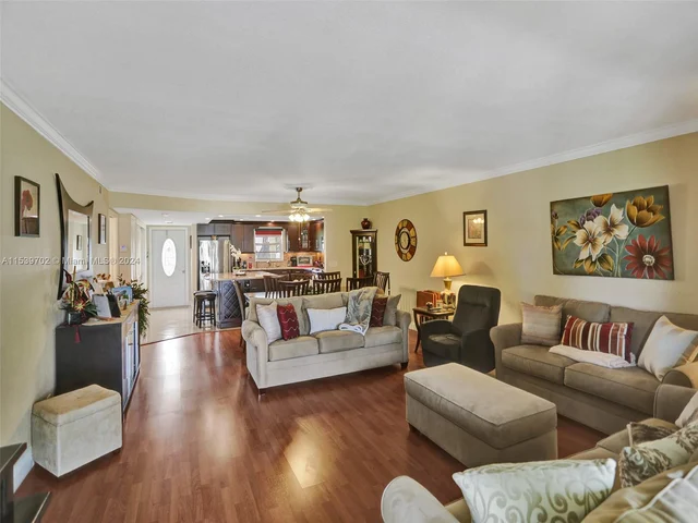 211 S Hollybrook Dr # 207, Pembroke Pines FL 33025