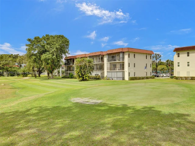 211 S Hollybrook Dr # 207, Pembroke Pines FL 33025