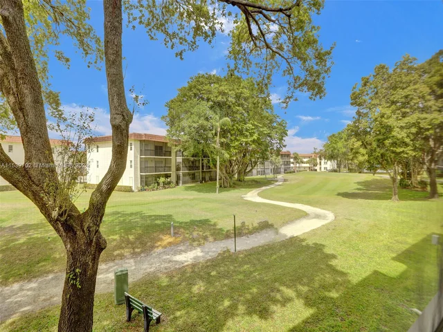211 S Hollybrook Dr # 207, Pembroke Pines FL 33025