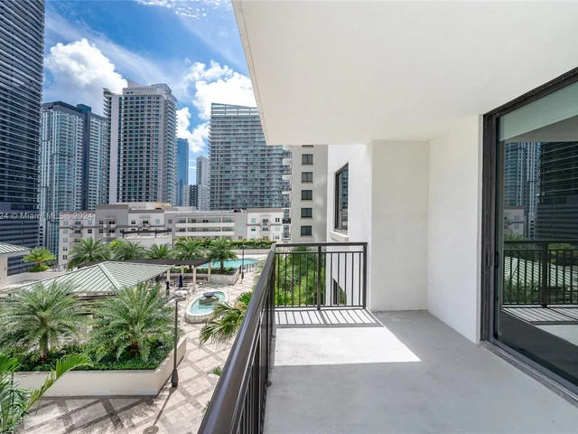 999 SW 1st Ave # 1417, Miami FL 33130