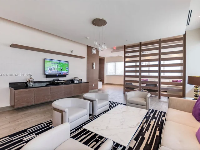 999 SW 1st Ave # 1417, Miami FL 33130