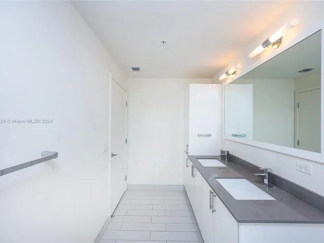 999 SW 1st Ave # 1417, Miami FL 33130