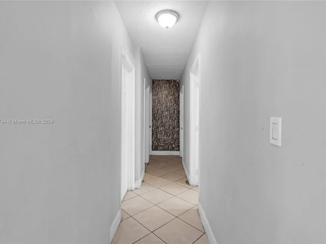 6561 Lincoln St, Hollywood FL 33024