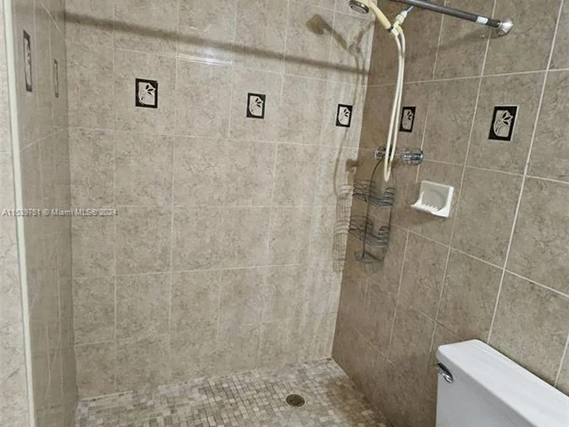 1750 NE 191st St # 4, Miami FL 33179