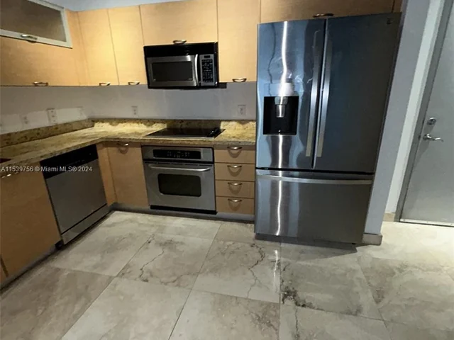 3180 SW 22nd Ter # 204, Miami FL 33145