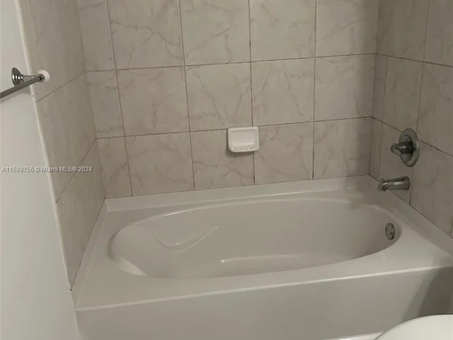 3180 SW 22nd Ter # 204, Miami FL 33145