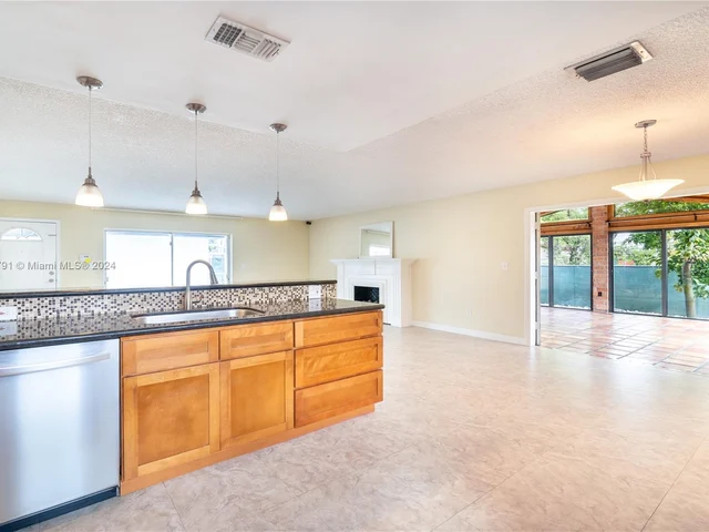 3825 SW 125th Ave, Miami FL 33175