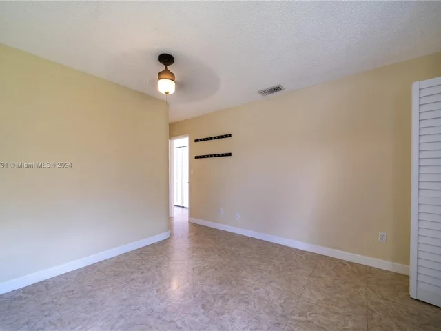 3825 SW 125th Ave, Miami FL 33175