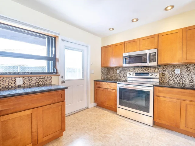 3825 SW 125th Ave, Miami FL 33175