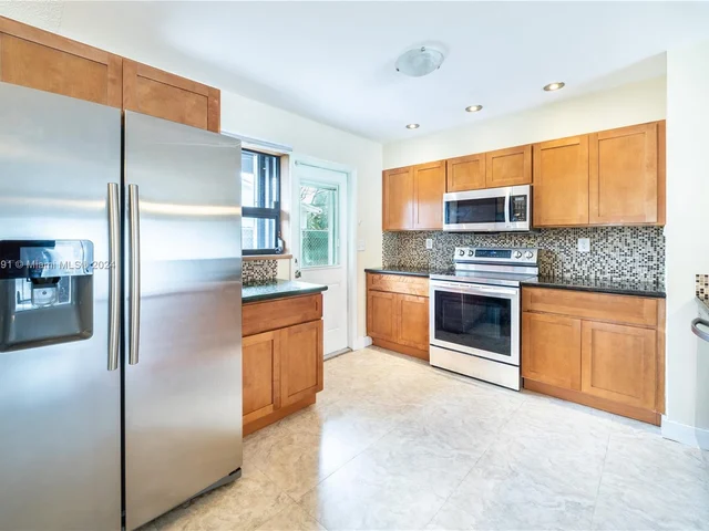 3825 SW 125th Ave, Miami FL 33175