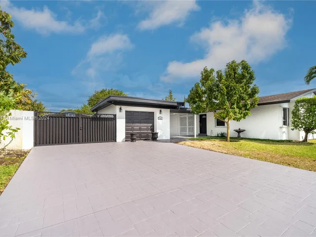 3825 SW 125th Ave, Miami FL 33175