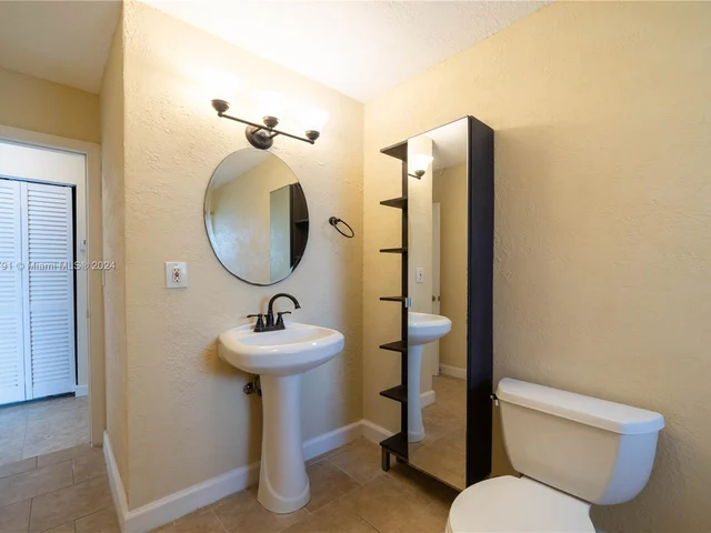 3825 SW 125th Ave, Miami FL 33175