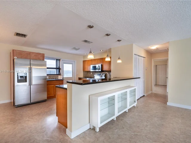 3825 SW 125th Ave, Miami FL 33175