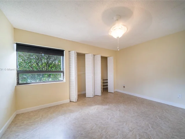 3825 SW 125th Ave, Miami FL 33175