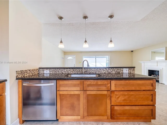 3825 SW 125th Ave, Miami FL 33175