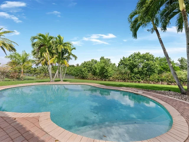 15001 SW 33rd St, Davie FL 33331