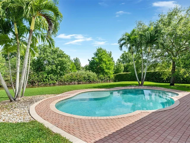 15001 SW 33rd St, Davie FL 33331